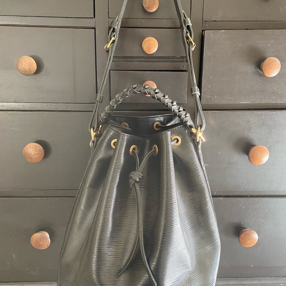 Louis Vuitton Black Epi Leather Petit Noe